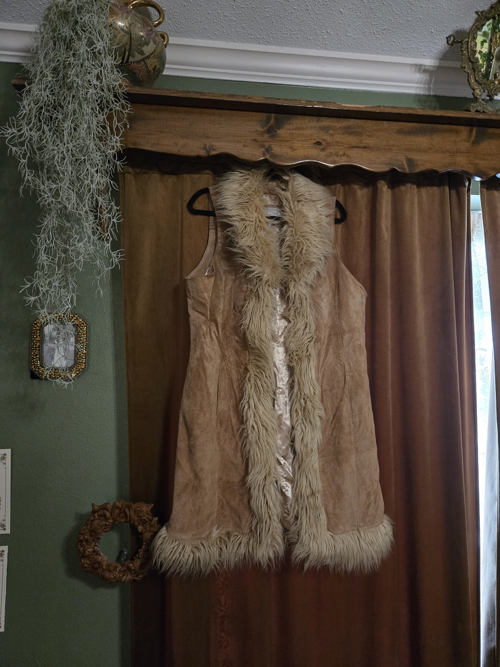 Wilsons Leather Maxima Women’s Leather Fur Trim Lined Open Vest Beige XL
